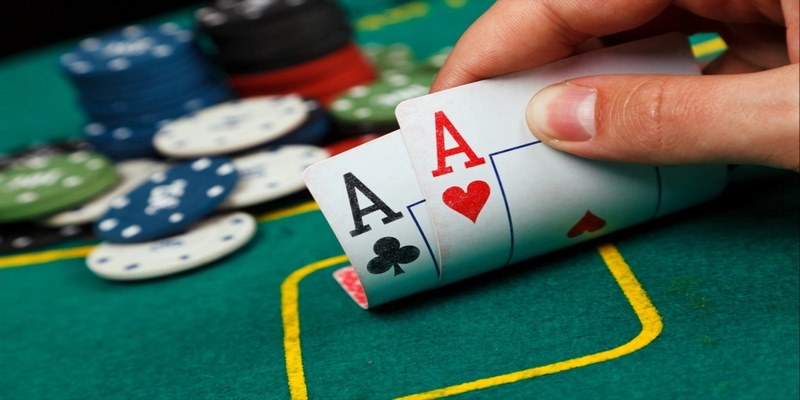 Một ván Poker tại nhà cái từ 2 đến 10 người chơi tham gia